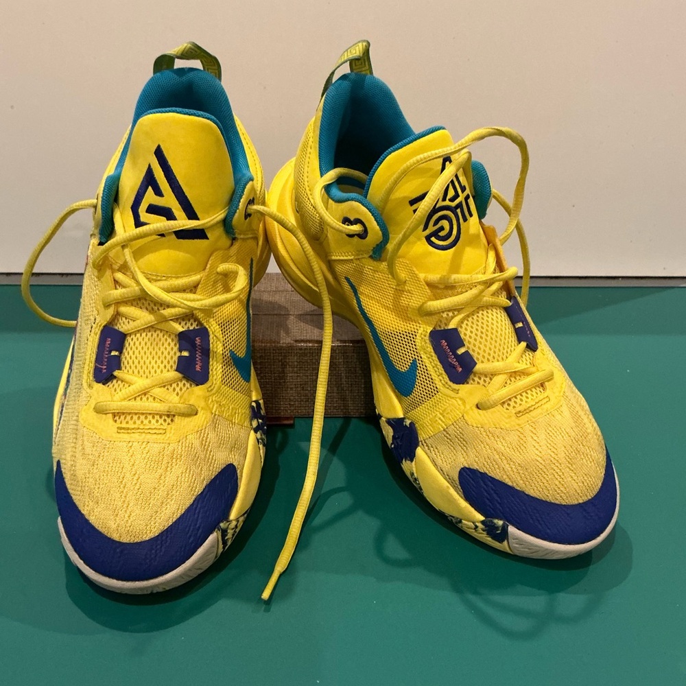 Nike Giannis Immortality 2 GS Basketball shoes Youth 7